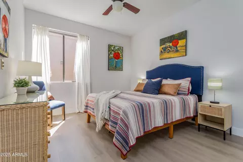Bedroom - 4041 E Sunnyside Dr, Phoenix, AZ 85028 photo 4 of 4