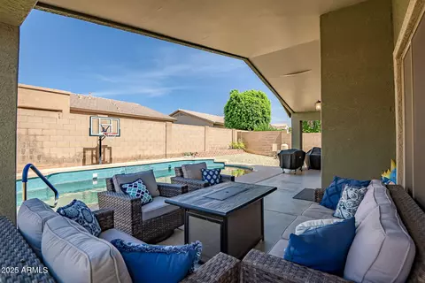 6848 W Aurora Dr, Glendale, AZ 85308