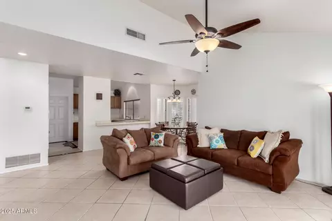 2646 E Leonora St, Mesa, AZ 85213 photo 8