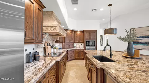 Kitchen - 1514 Eugie Ave, Phoenix, AZ 85022 photo 4 of 7