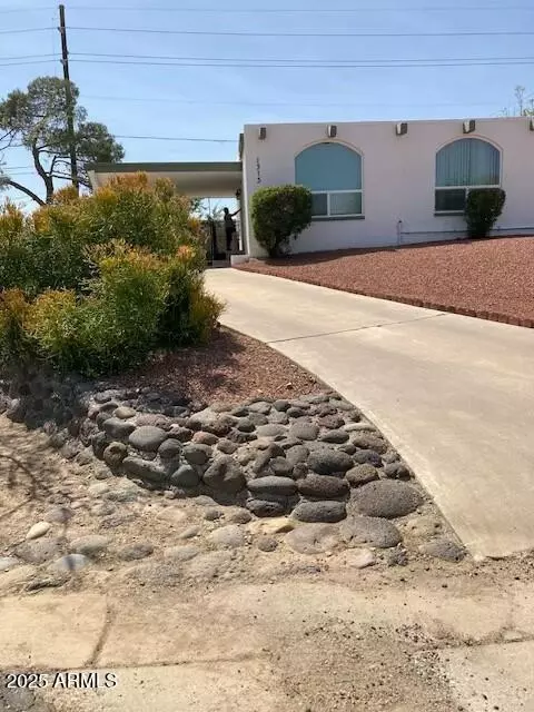 1313 E Mercer Ln, Phoenix, AZ 85020