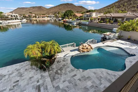 5218 W Rose Garden Ln, Glendale, AZ 85308