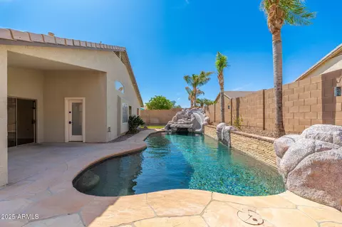 10410 W Daley Ln, Peoria, AZ 85383