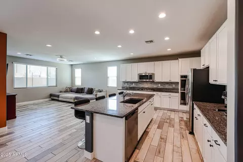 Kitchen - 3907 S 75th Dr, Phoenix, AZ 85043 photo 3 of 3