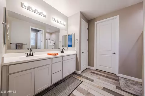 Bath - 3907 S 75th Dr, Phoenix, AZ 85043 photo 3 of 3