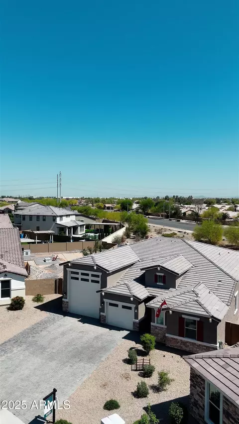 View/Area - 3907 S 75th Dr, Phoenix, AZ 85043 photo 2 of 2