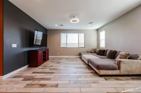 Living - 3907 S 75th Dr, Phoenix, AZ 85043 photo 3 of 5