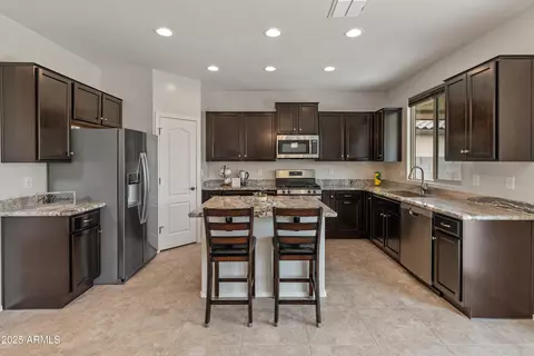 608 E Pasaro Dr, Phoenix, AZ 85085