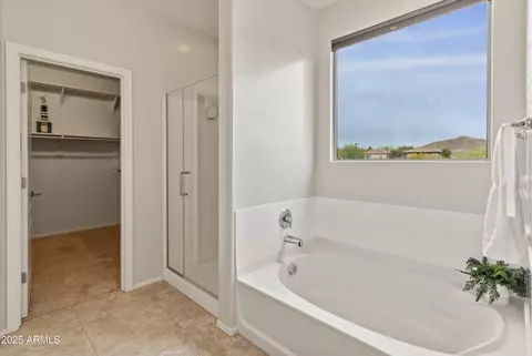 Bath - 608 E Pasaro Dr, Phoenix, AZ 85085 photo 4 of 4