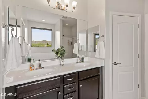 Bath - 608 E Pasaro Dr, Phoenix, AZ 85085 photo 3 of 4