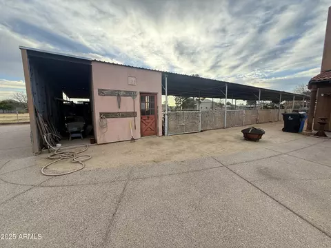 667 E Pony Ln, Gilbert, AZ 85295 photo 3