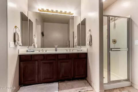 Bath - 3131 E Legacy Dr #1012, Phoenix, AZ 85042 photo 3 of 4