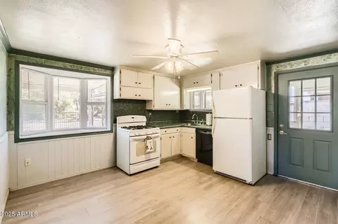 4518 N 8th Pl, Phoenix, AZ 85014 photo 6