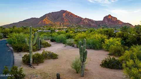 5702 E Lincoln Dr #1, Paradise Valley, AZ 85253