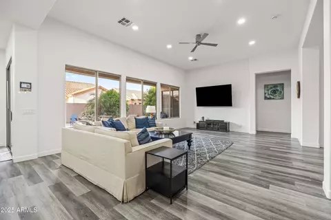 Living - 2830 Estrella Ct, Gilbert, AZ 85296 photo 3 of 3