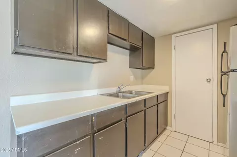 Kitchen - 4614 E Pueblo Ave, Phoenix, AZ 85040 photo 3 of 5