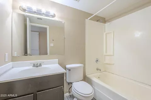 Bath - 4614 E Pueblo Ave, Phoenix, AZ 85040 photo 1 of 2