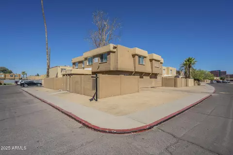 Exterior - 4614 E Pueblo Ave, Phoenix, AZ 85040 photo 1 of 5
