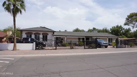 920 W Tamarisk St, Phoenix, AZ 85041