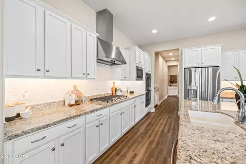 Kitchen - 3620 E Austin Dr, Gilbert, AZ 85296 photo 6 of 9