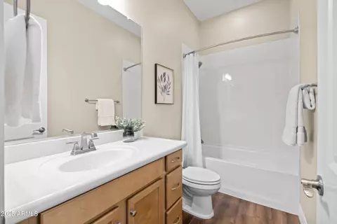 Bath - 3620 E Austin Dr, Gilbert, AZ 85296 photo 5 of 6