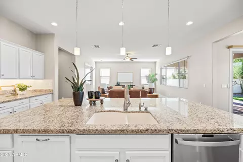 Kitchen - 3620 E Austin Dr, Gilbert, AZ 85296 photo 8 of 9