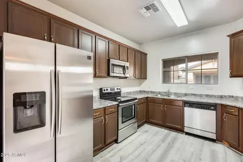 9435 S 33rd Dr, Laveen, AZ 85339