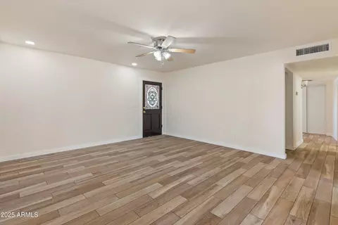 422 E Hampton Ave, Mesa, AZ 85204