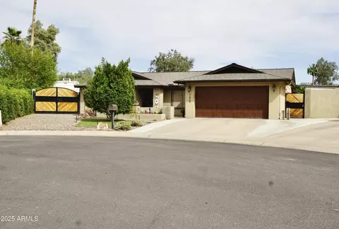 7425 S La Rosa Dr, Tempe, AZ 85283