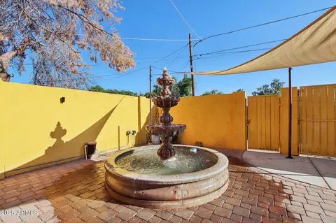 Exterior - 2511 E Pinchot Ave, Phoenix, AZ 85016 photo 3 of 7
