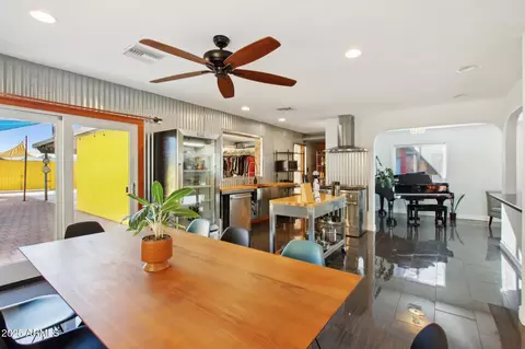 Dining - 2511 E Pinchot Ave, Phoenix, AZ 85016 photo 2 of 2