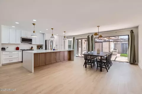 1550 N Stapley Dr #21, Mesa, AZ 85203