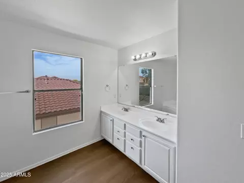 Bath - 217 E Gwen St, Phoenix, AZ 85042 photo 2 of 4