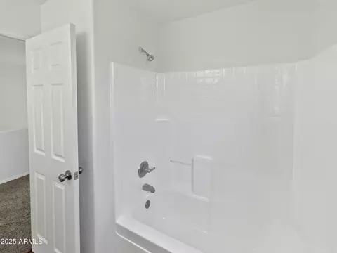 Bath - 217 E Gwen St, Phoenix, AZ 85042 photo 4 of 4