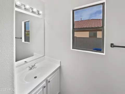 Bath - 217 E Gwen St, Phoenix, AZ 85042 photo 1 of 4