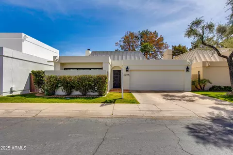 5209 N 25th Pl, Phoenix, AZ 85016