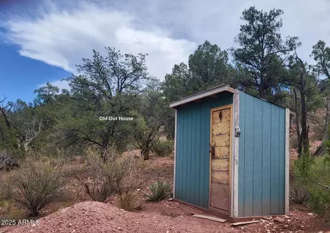 Exterior - 484 W Cone Ln, Ash Fork, AZ 86320 photo 10 of 11