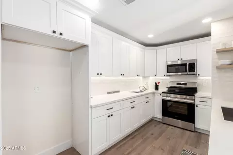 Kitchen - 1012 Estevan Ave, Apache Junction, AZ 85119 photo 3 of 3