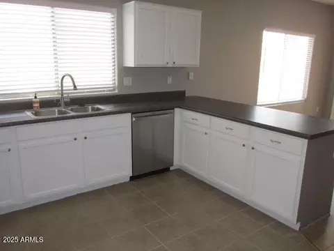 10028 E Kilarea Ave, Mesa, AZ 85209 photo 6