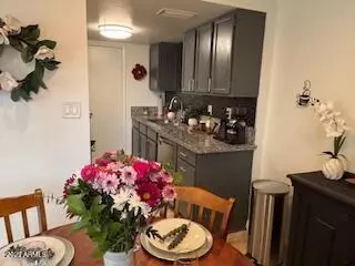 948 S Alma School Rd #115, Mesa, AZ 85210