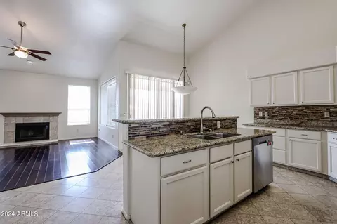 4143 E Rockledge Rd, Phoenix, AZ 85044 photo 7