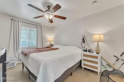Bedroom - 1024 E Mitchell Dr, Phoenix, AZ 85014 photo 4 of 6