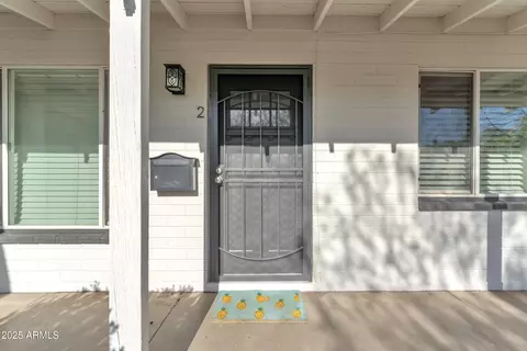 Exterior - 1024 E Mitchell Dr, Phoenix, AZ 85014 photo 7 of 12
