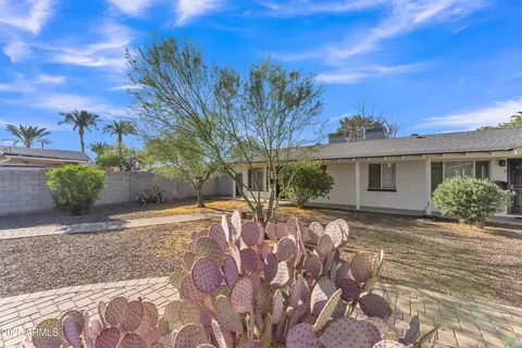 Exterior - 1024 E Mitchell Dr, Phoenix, AZ 85014 photo 4 of 12