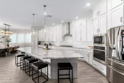 11818 W Luxton Ln, Avondale, AZ 85323