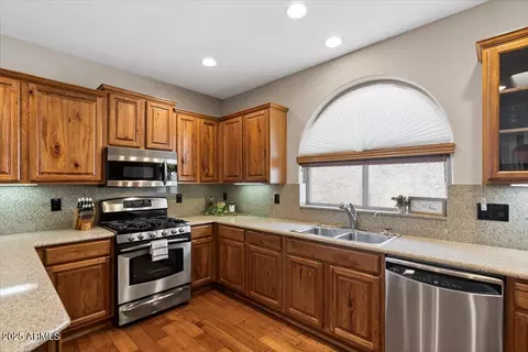 4517 E Sourwood Dr, Gilbert, AZ 85298 photo 8