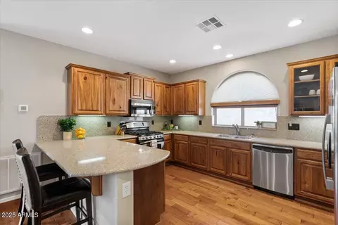4517 E Sourwood Dr, Gilbert, AZ 85298 photo 7