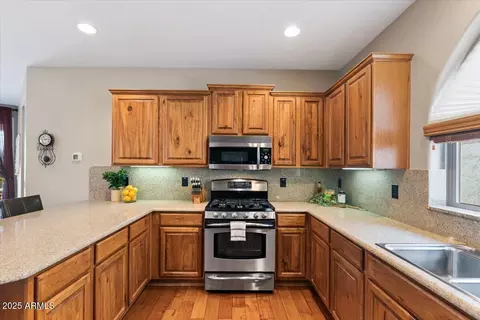 4517 E Sourwood Dr, Gilbert, AZ 85298 photo 9