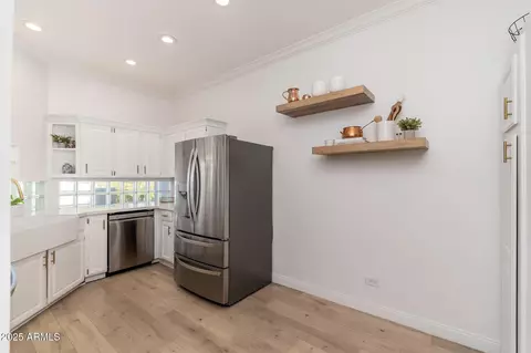 902 W Glendale Ave #215, Phoenix, AZ 85021 photo 8