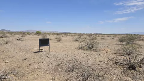 412 N Nn N 422nd Ave #-, Tonopah, AZ 85354